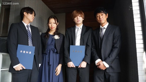 오노 린카 [JUR-373] 아들 친구와 5년째 금단의 관계
