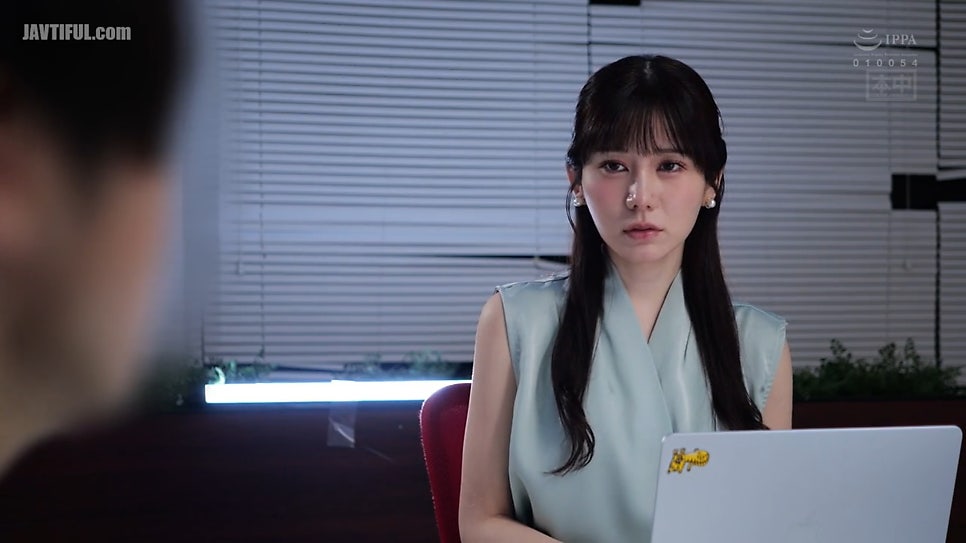 이츠카이치 메이 [HMN-794] 사생활 난교 파티, 충격적 본성!
