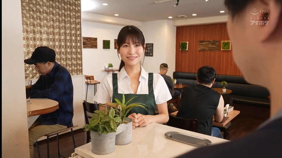 사쿠라 모모 [IPZZ-198] 점장의 직권남용, 미니스커트 속 그녀의 비밀