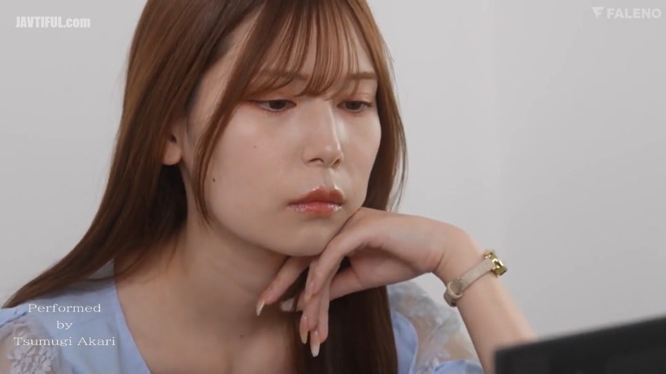 아카리 츠무기 [FNS-166] 차가운 동료의 뜨거운 밤
