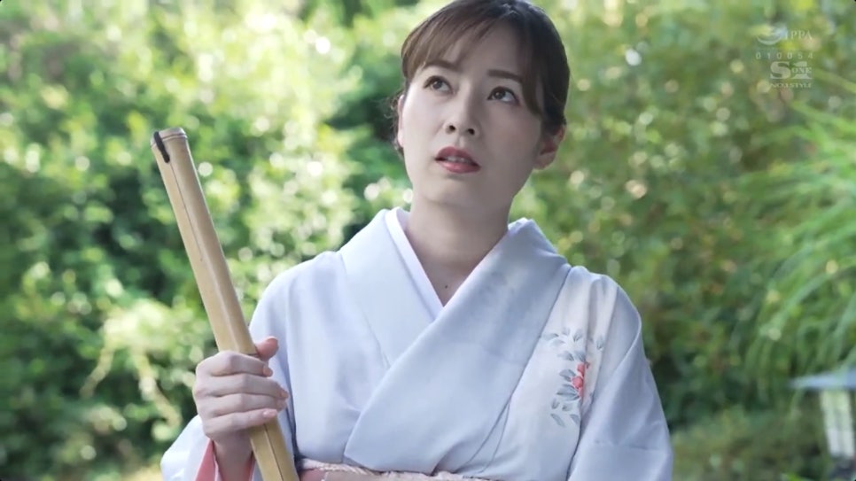 오쿠다 사키 [SSIS-873] 여관의 운명을 건 혼신의 육탄 접객