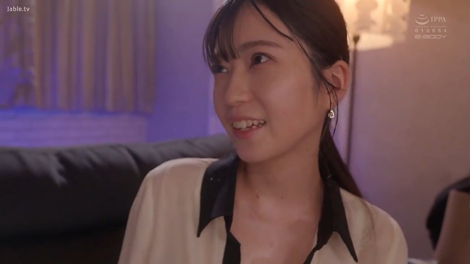 카시와기 후미카 [EBWH-247] 출장지 유부녀 상사의 I컵 유혹