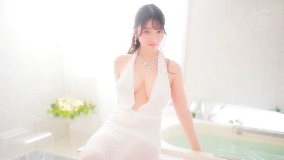 사츠키 나오 [HMN-849] 엄격한 여상사의 H컵 반전 서비스!