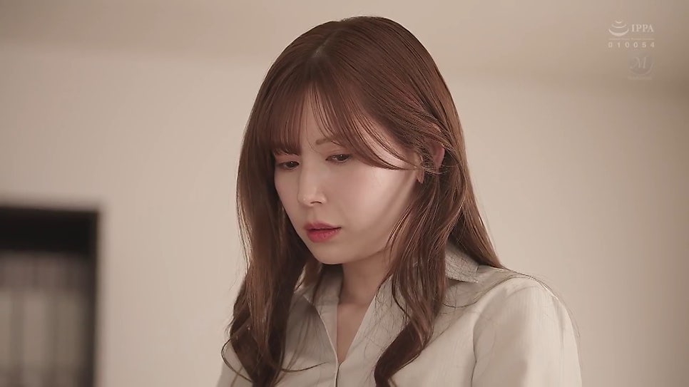 아카리 츠무기 [JUQ-358] 유부녀 오피스 레이디의 은밀한 사내 치욕