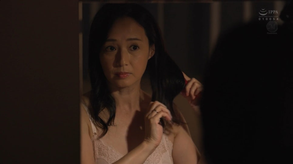 안노 유미 [ROE-193] 금기를 넘어선 모자(母子)의 격정적 사랑
