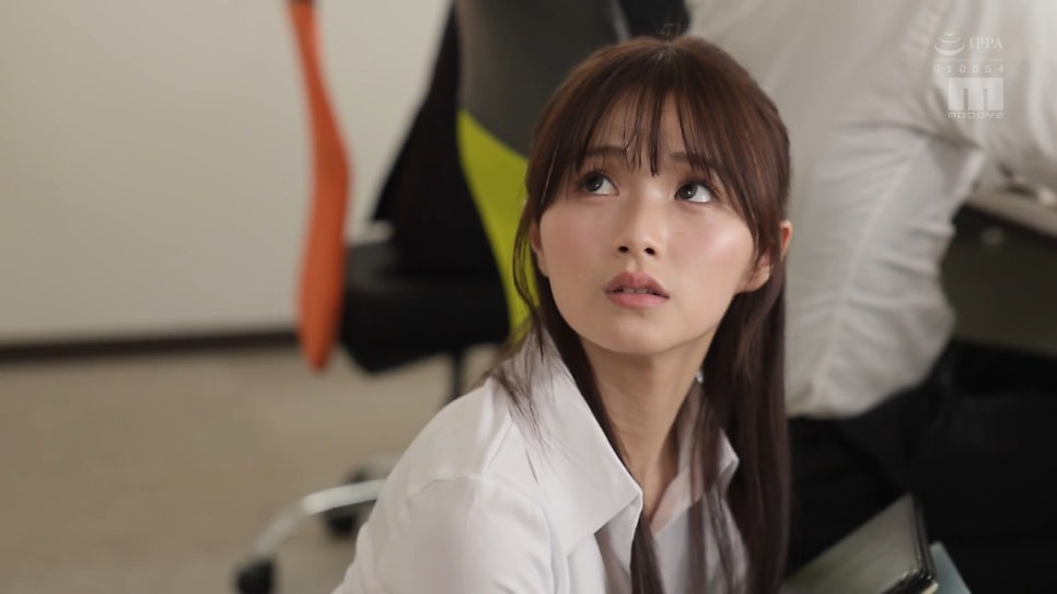 이즈미 모모카 [MIDA-600] 직장 상사 전용 오나니 기구?!