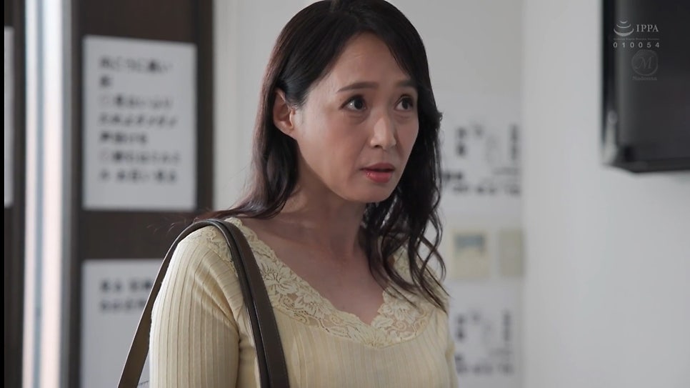 안노 유미 [ROE-176] 아들 자취방, 불량배들의 먹잇감
