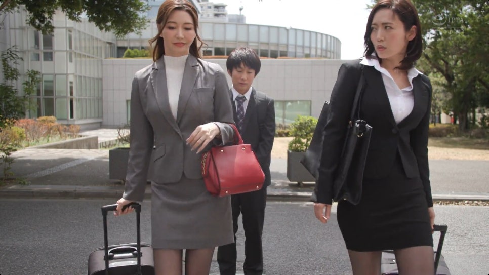 아유미 료, 오키미야 나미 [JUQ-532] 두 여교사와의 충격적인 1박 2일