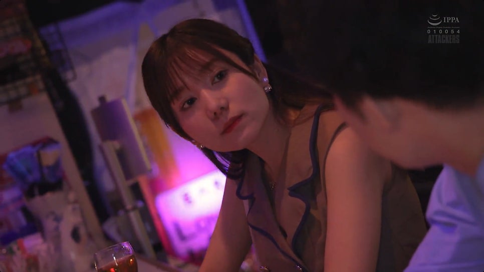 이츠카이치 메이 [YUJ-012] 남편 외면 속 유부녀의 은밀한 금요일 밤