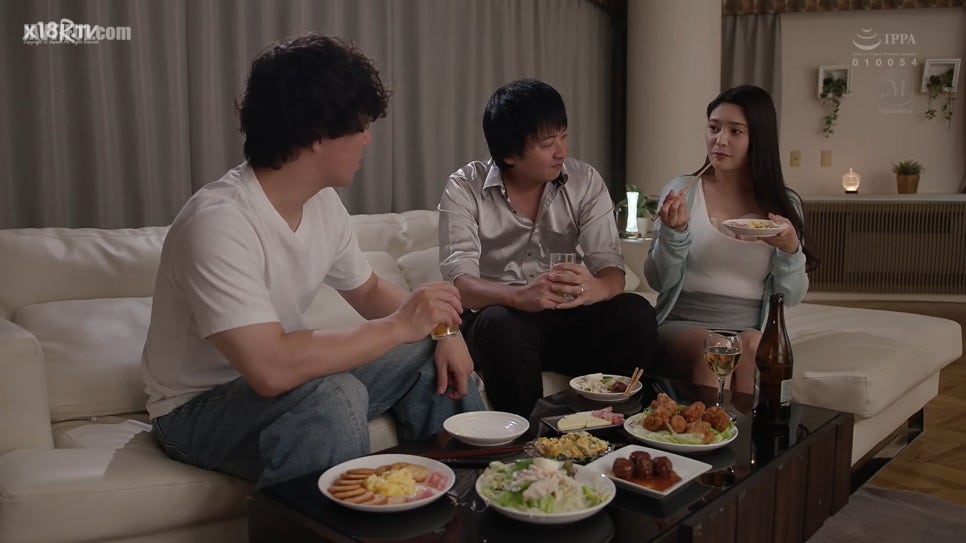 메구리 [JUR-687] 남편 친구와 쾌락에 빠진 유부녀