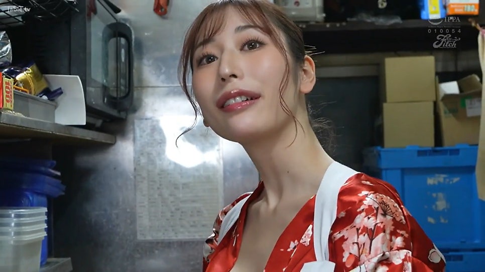 키쿠노 란 [FPRE-189] H컵 여주인의 과격한 전신 립 서비스