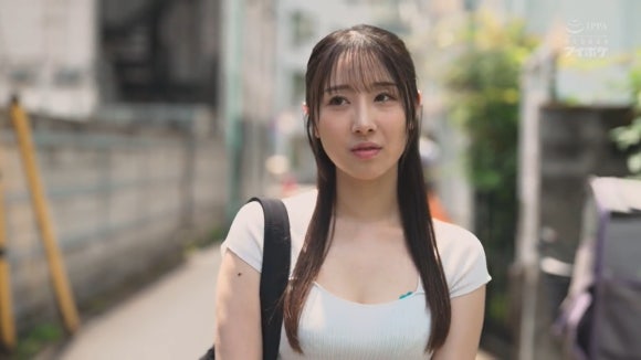 오노사카 유이카 [IPZZ-421] 법학도를 무너뜨린 H컵 가정부의 유혹