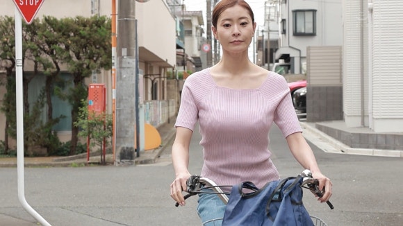 아오이 유리카 [MEYD-949] G컵 유부녀의 금지된 평일 오전 불륜