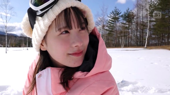 무라카미 유카 [SONE-801] 설원 위 밀착 레슨과 짜릿한 동정 졸업