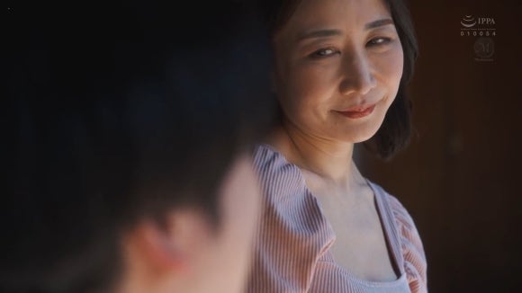 세오 레이코 [ROE-381] 금단의 효도? 할아버지와 어머니의 충격적 밀회