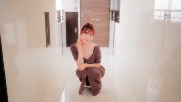 사카미치 미루 [SONE-523] 매일 아침 술 취한 그녀와의 아찔한 조우