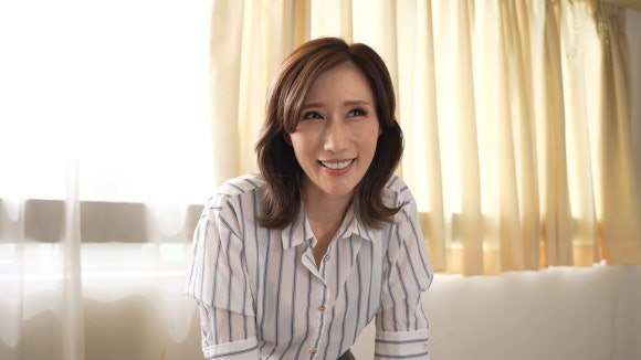 줄리아 [WAAA-473] 졸업식 날 터져버린 여교사의 72시간 억눌린 본능